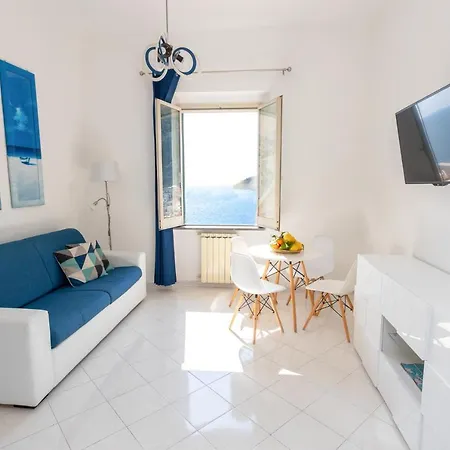 Donna Giulia Amalfi