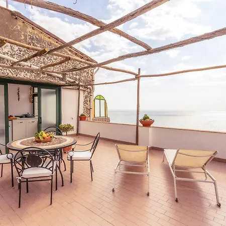 唐娜·朱利亚酒店 4*