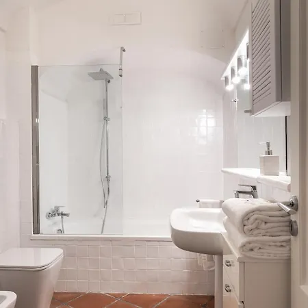 唐娜·朱利亚酒店 4*