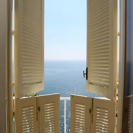 唐娜·朱利亚酒店 4*