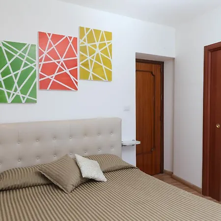 唐娜·朱利亚酒店 4*