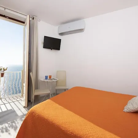 唐娜·朱利亚酒店 住宿加早餐酒店