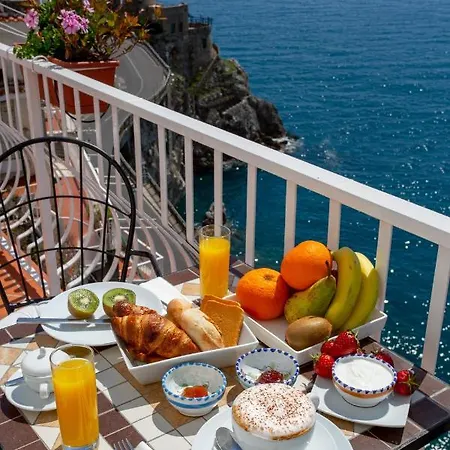 Donna Giulia Amalfi