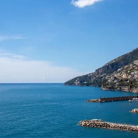 Donna Giulia Amalfi