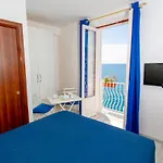 فندق مبيت وإفطار Donna Giulia 4*
