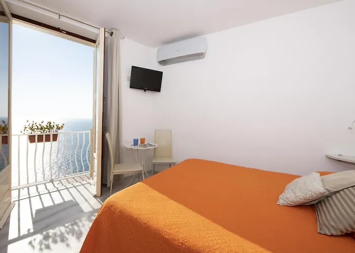 Donna Giulia Bed & Breakfast